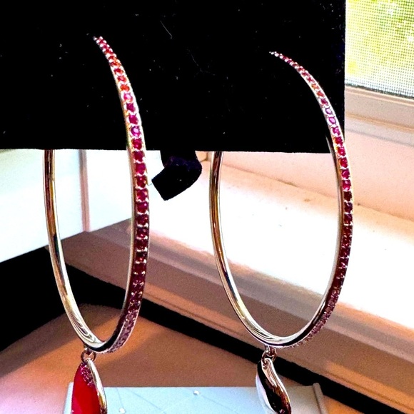 💖✨ Rhodium-Plated Crystal Hoop Earrings w/ Pink Heart Charms – Sparkly & Sweet! - Picture 4 of 14